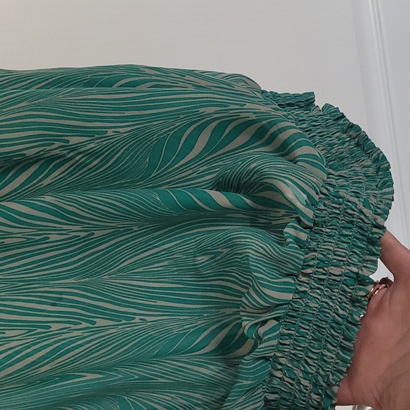 Blousey Tank - Picture 2 of 7